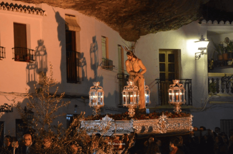 Traslado del Amarrao a su regreso de la restauración en el taller Juan Manuel Miñarro. En la imagen, en las Cuevas del Sol.