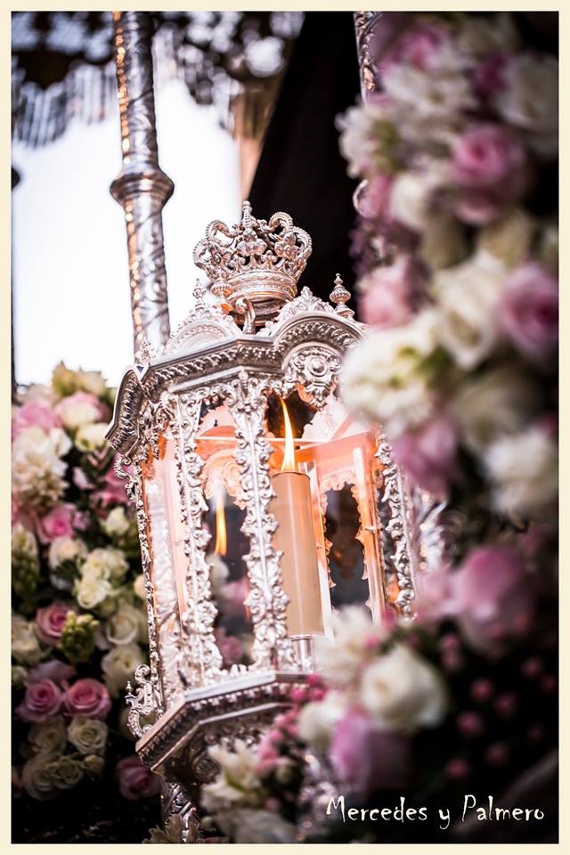 Mercedes Cebada 2018 Jueves Santo Virgen de los Dolores Trono adornos detalles