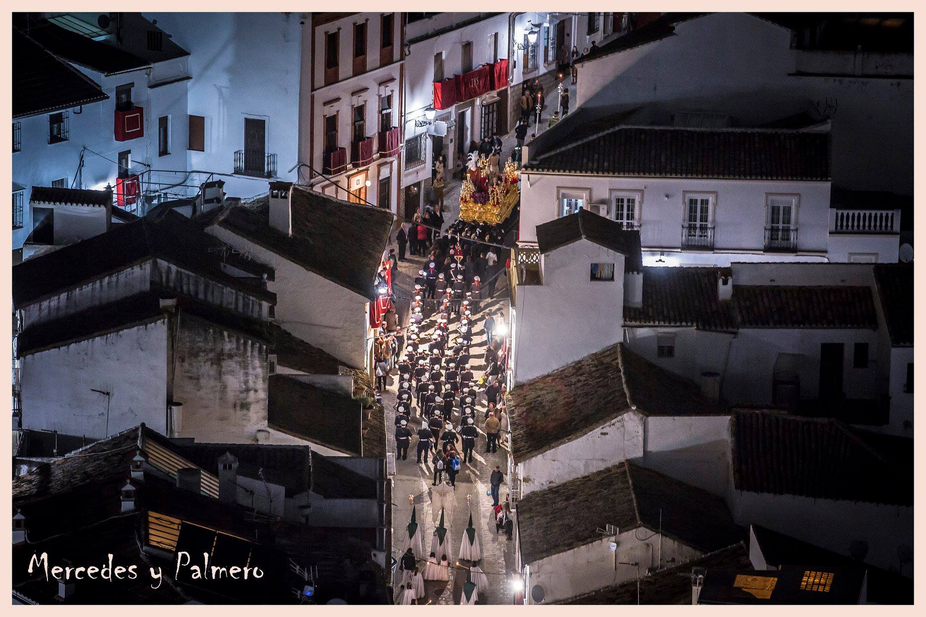 Mercedes Cebada 2018 Jueves Santo Amarrao en el pecho de la Plaza