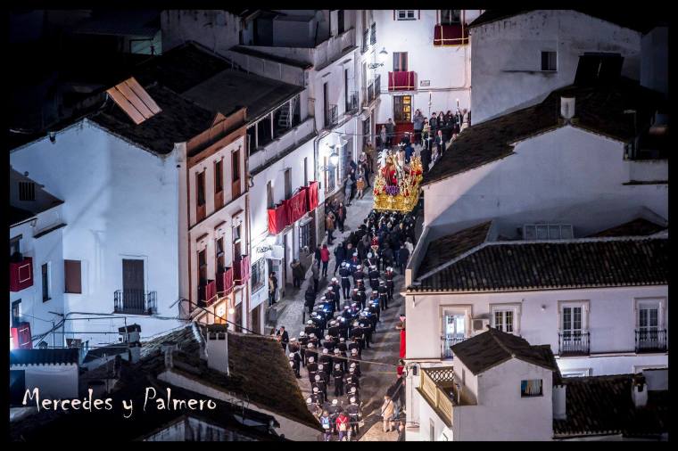 Mercedes Cebada 2018 Jueves Santo Amarrao en el pecho de la Plaza