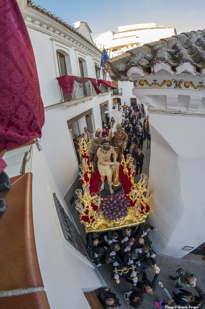 Mario G Vargas 2019 Jueves Santo Amarrao en la esquina del Ayuntamiento