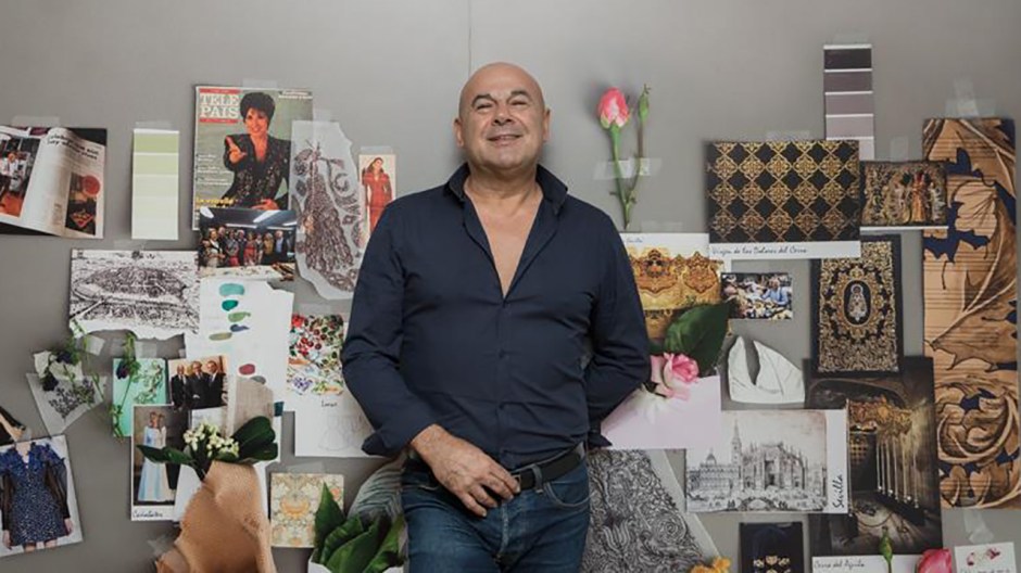 Francisco Carrera Iglesias Paquili, artesano sacro de prestigio internacional. Es vestidor de las imágenes de Los Blancos.