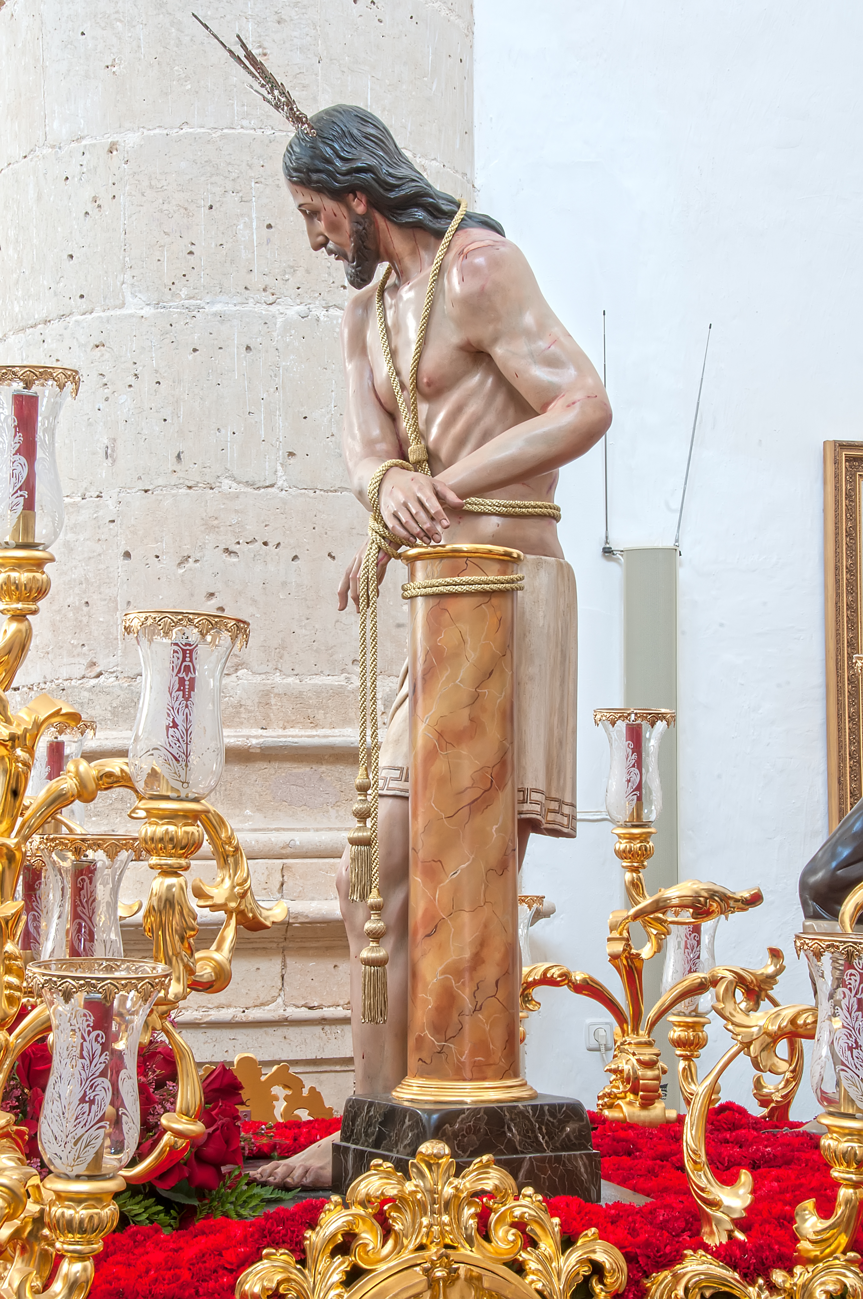 Ragara. 2017. Amarrao en la iglesia