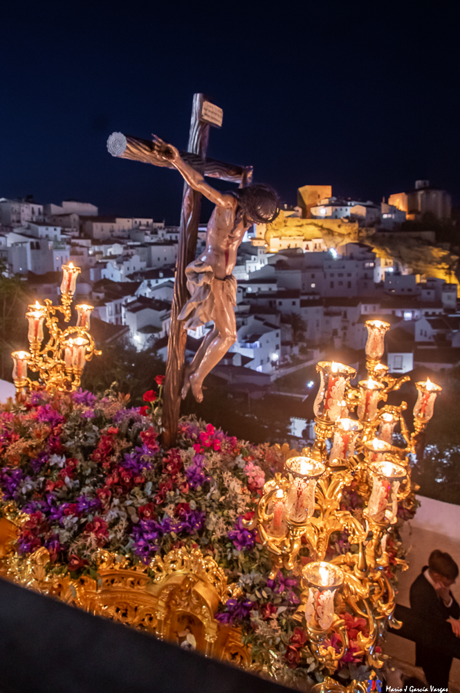 Semana Santa 2022 Mario García Vargas Viernes Santo Cristo Vera+Cruz alzado con la fortaleza al fondo