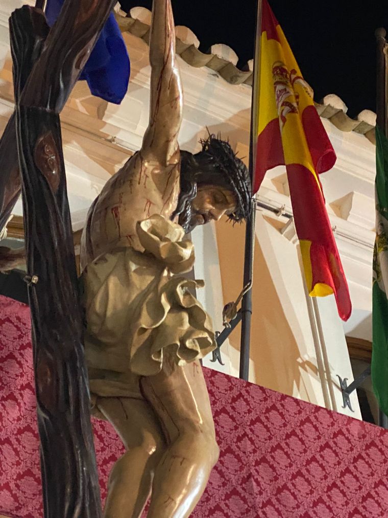 El Cristo de la Vera+Cruz a su regreso a la Villa, delante del Ayuntamiento