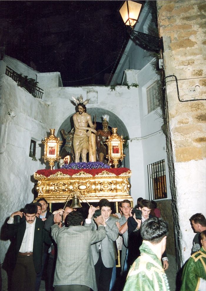 Amarrao. Archivo histórico. En el arco de la Villa. Años 90