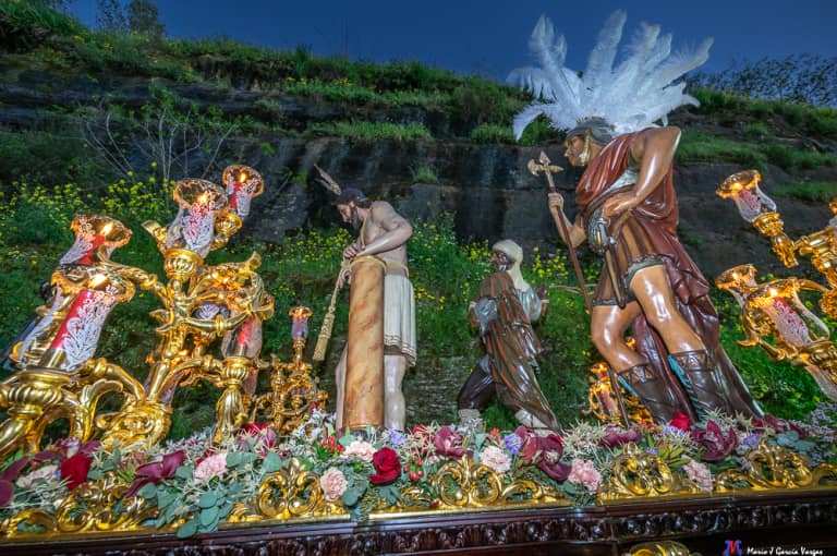 El Amarrao procesiona por la Cantarería en 2022