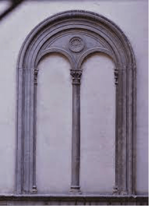 Ventana bífora renacentista, similar a la de la iglesia de la Encarnación